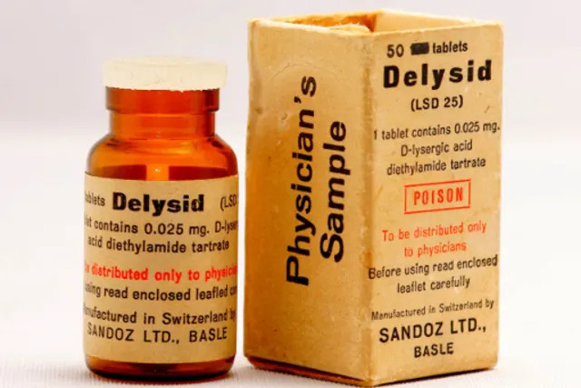 C&rsquo;est avec le nom « Delysid » et sous forme d&rsquo;ampoules que Sandoz conditionnera le LSD pour la recherche.